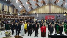 Foto: Pelantikan dan pengambilan sumpah jabatan 55 anggota DPRD Kaltim periode 2024-2029. (dok.istimewa)