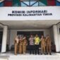 Foto : Kepala Dinas Komunikasi dan Informasi (DISKOMINFO) Kabupaten Kutai Barat Ibu Yuli Permata Mora bersama jajaran Pejabat Pengelola Informasi dan Dokumentasi (PPID) Hj. Patriati, Lintang Dheka Caroline dan Roberto, serta staf ahli Bupati yang juga mantan Kepala Dinas Kominfo Kutai Barat, Rustam